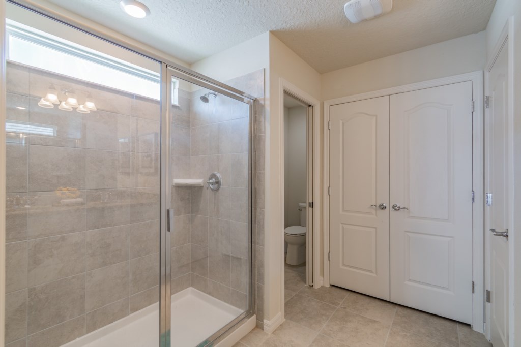 Walk in shower and Garden tub (ensuite room 1) (downstairs)