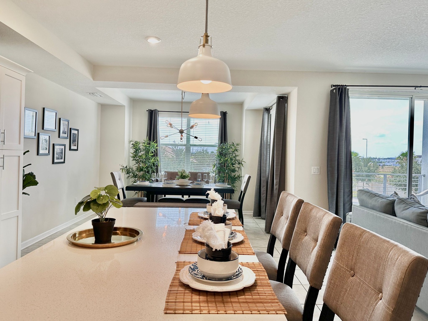 kitchen bar top area