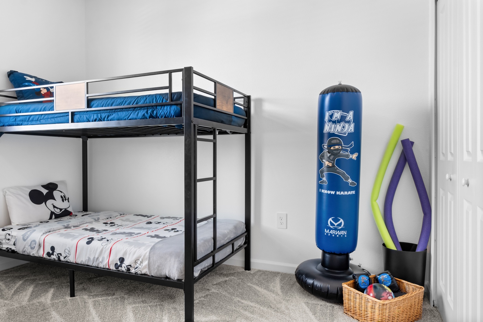 Room 3: 2 twin bunk beds
