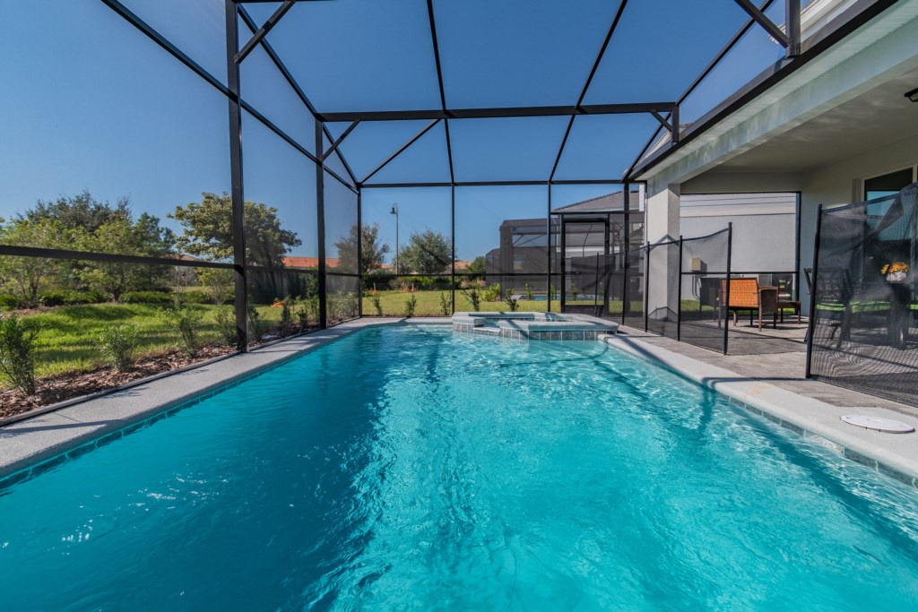 Private pool + Jacuzzi