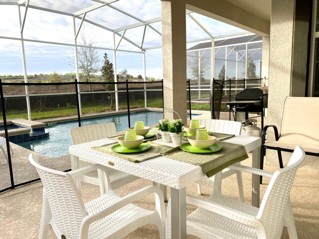 Patio dining table and Grill