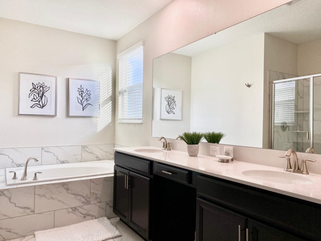 Bathroom Shower/tub 1