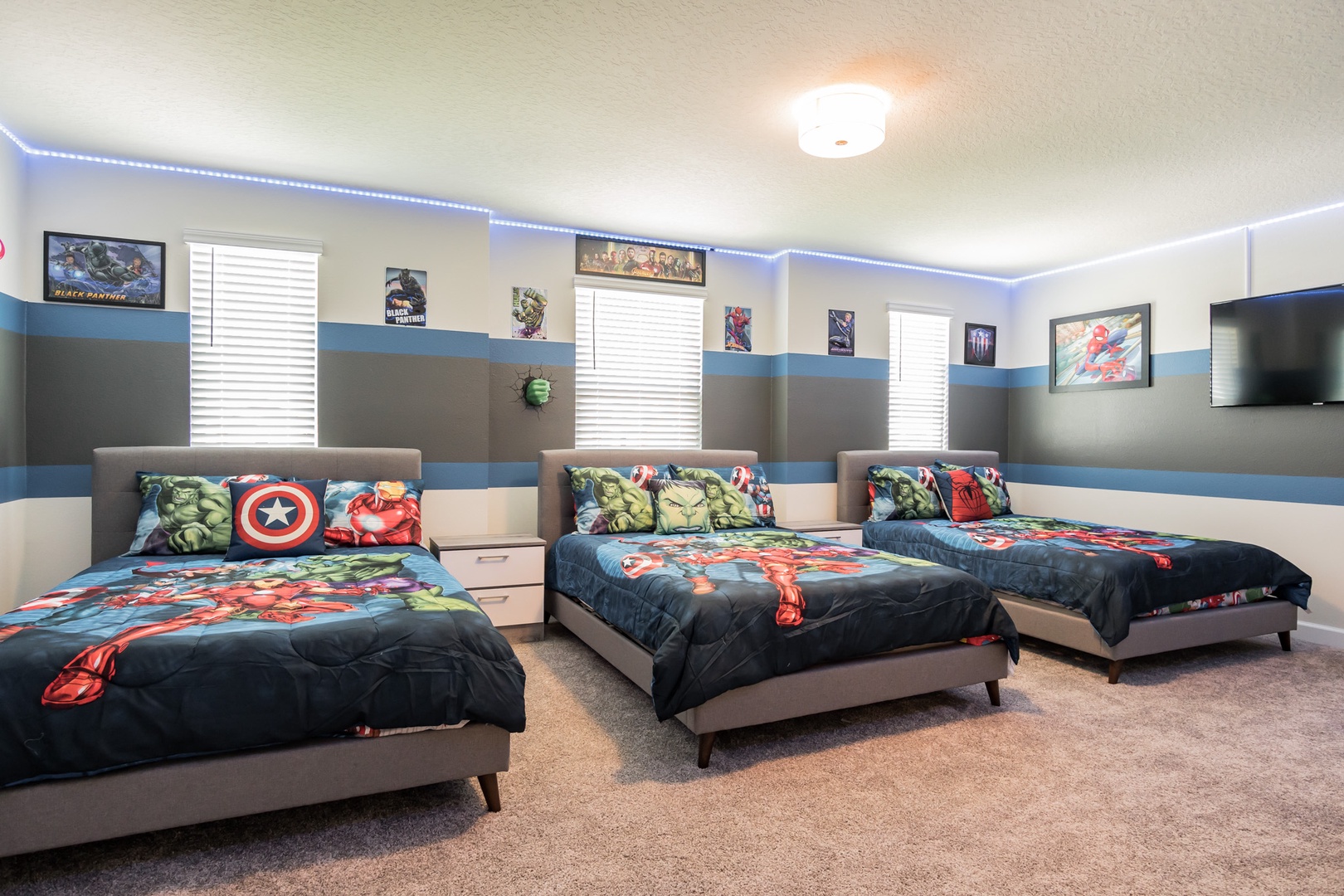 bedroom 9 avengers themed  + TV