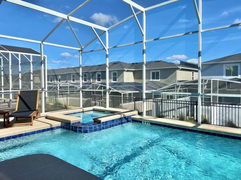 Private Pool + Jacuzzi