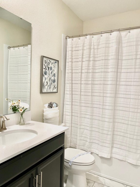 Bathroom Shower/tub 2