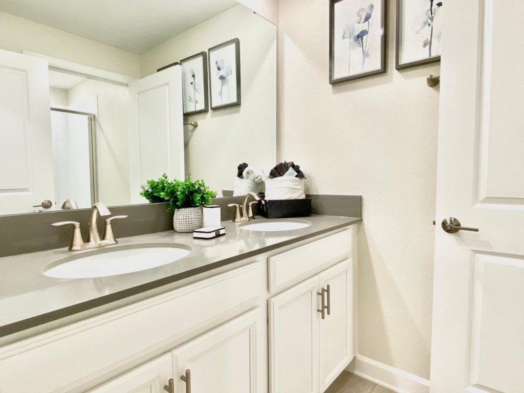 eb749534-d31a-4d5a-9707-3a13eb066f60