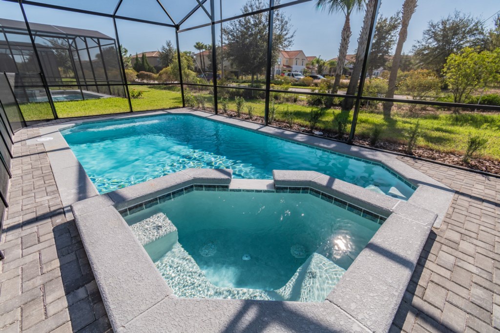 Private pool + Jacuzzi