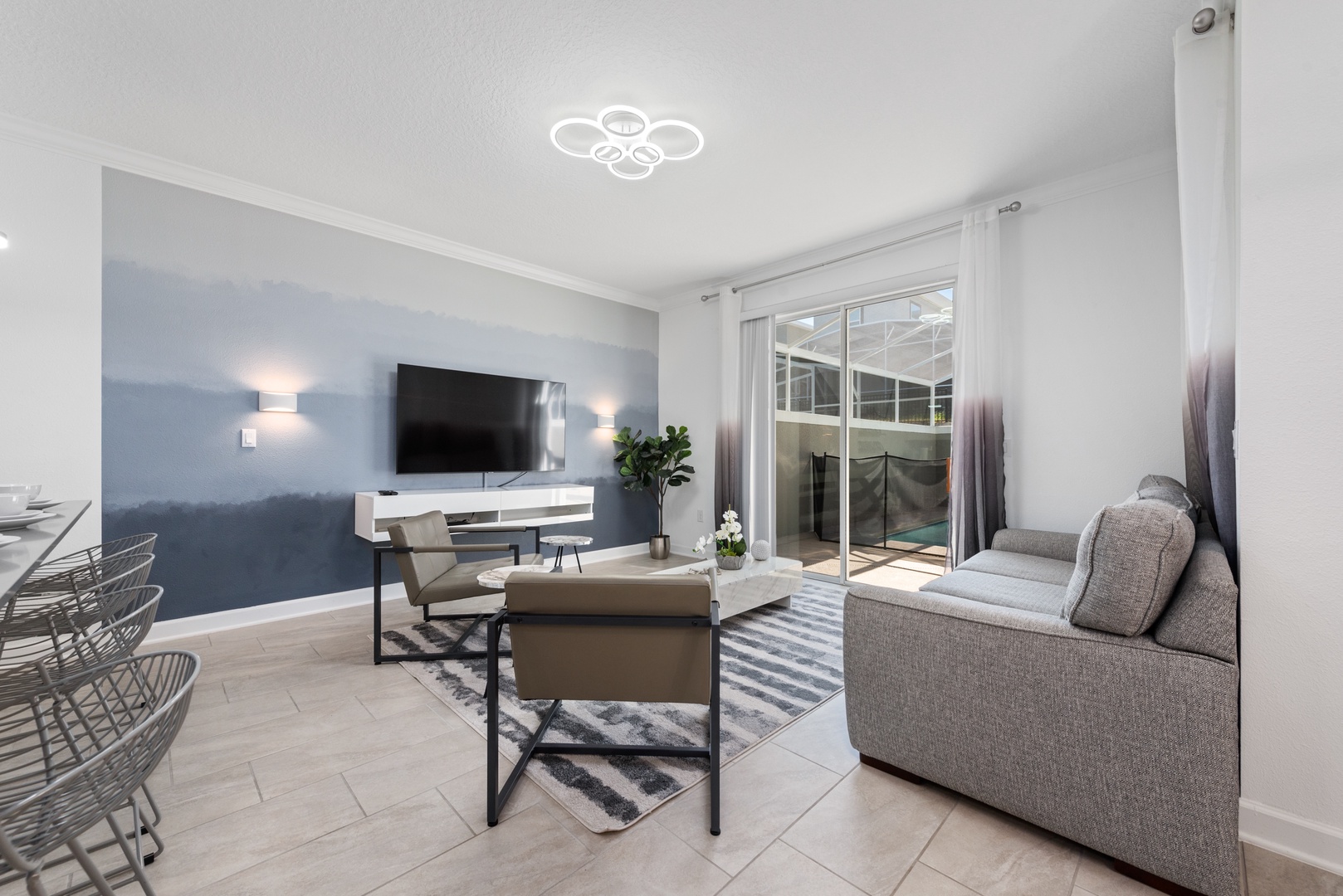 1052 Leader St. 14