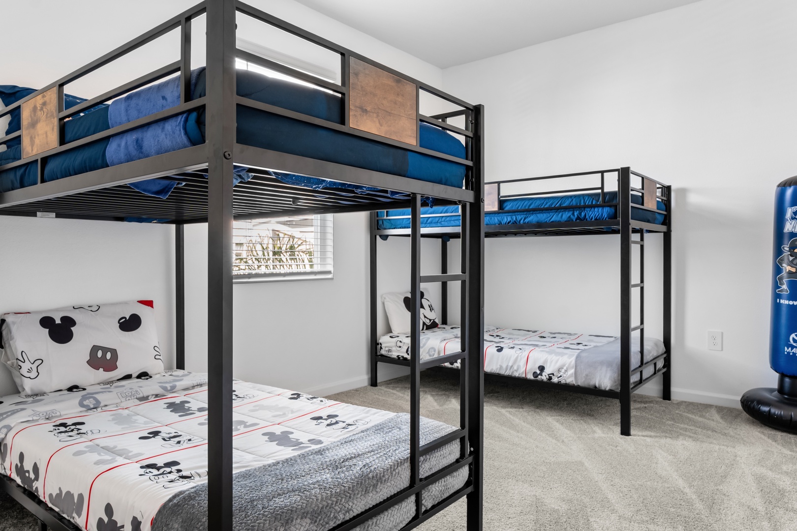 Room 3: 2 twin bunk beds