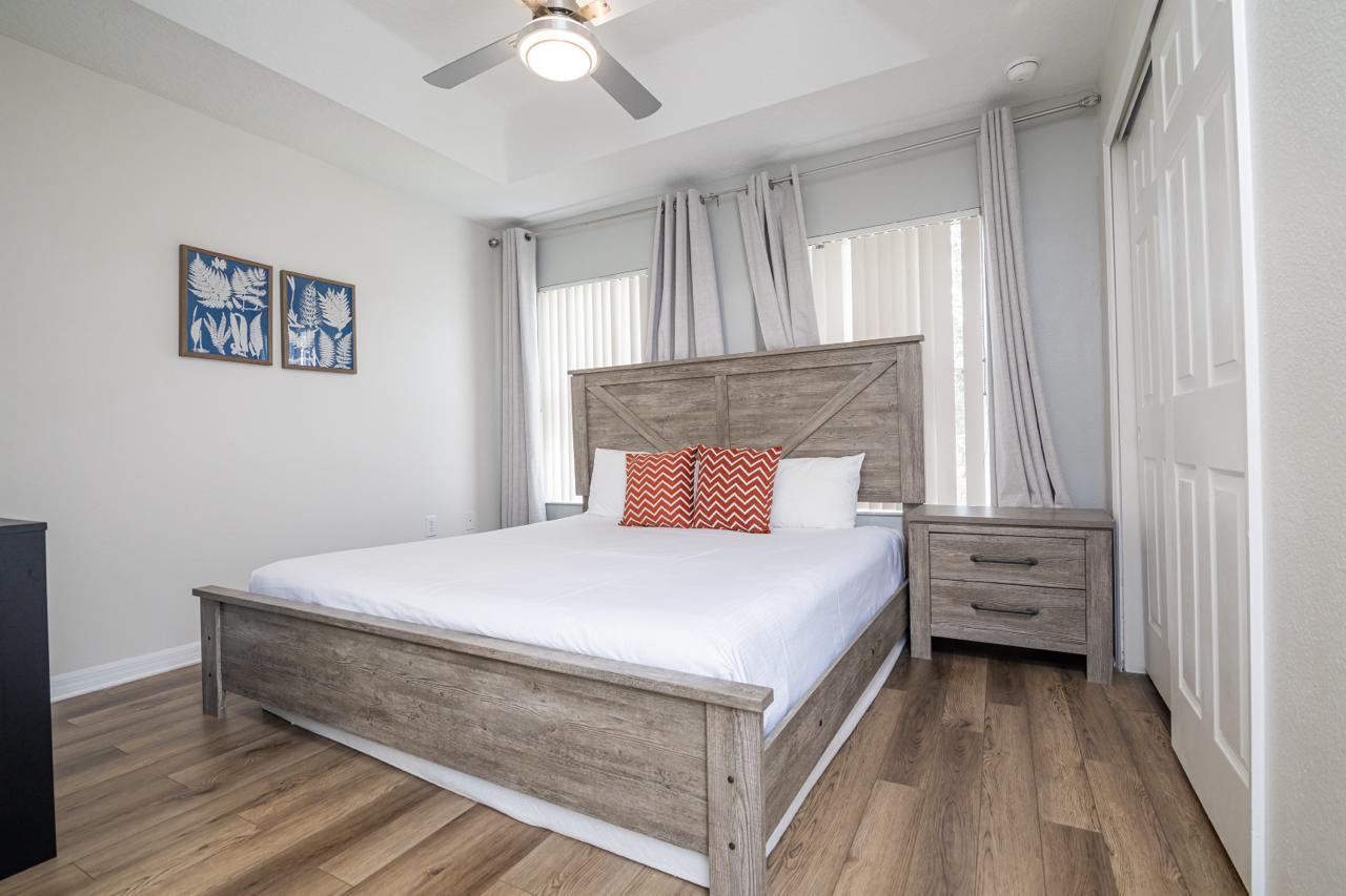 Stunning 3 bedroom 3 bath townhome 370