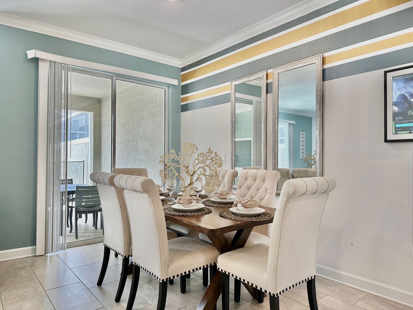Luxury 4 Bedroom 3 bathroom pool Home 258