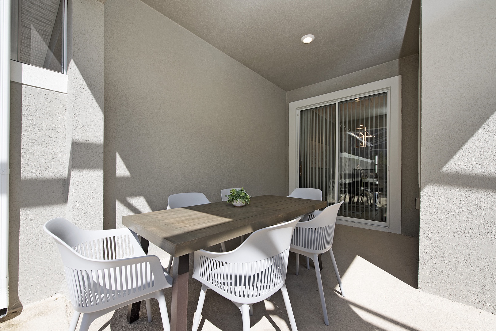 1052 Leader St. 41