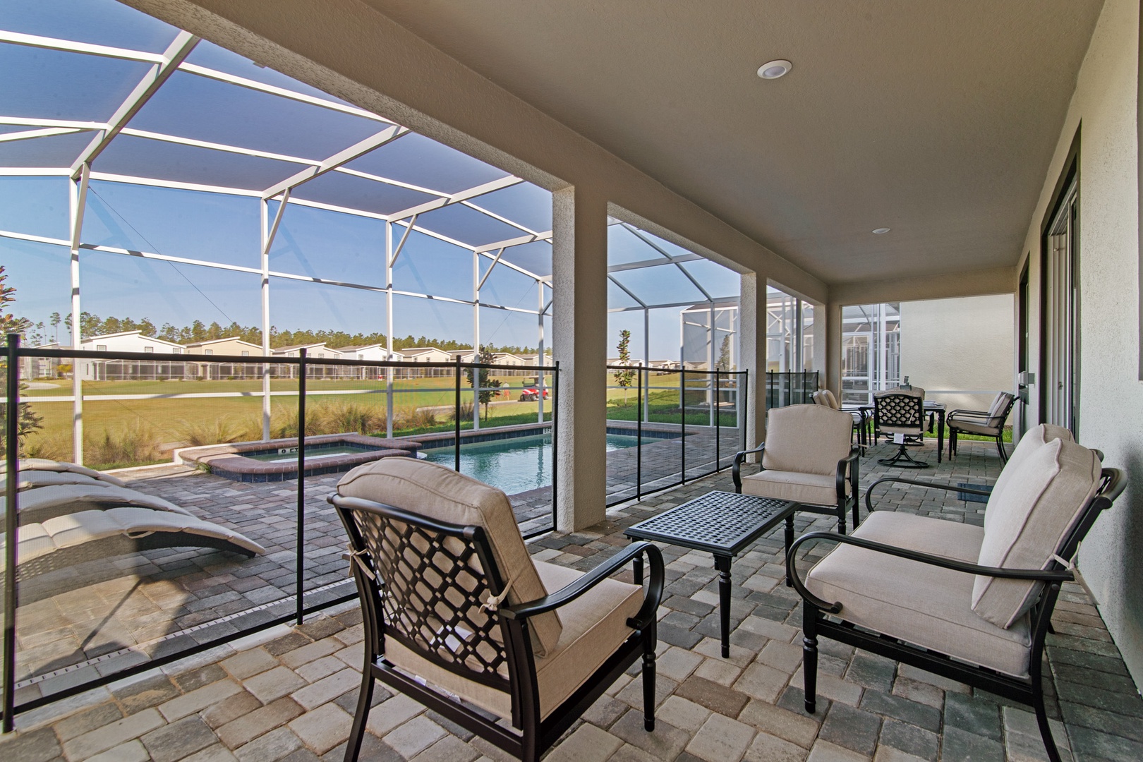 Living room on the patio and pool