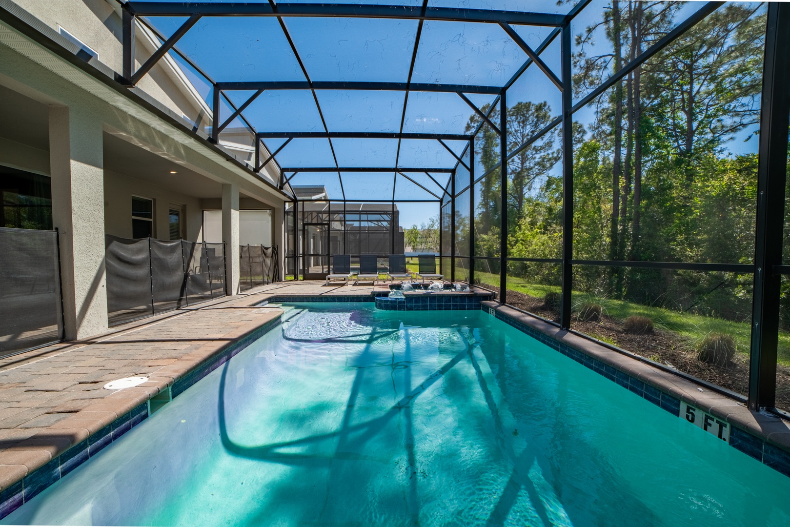 Private Pool + Jacuzzi