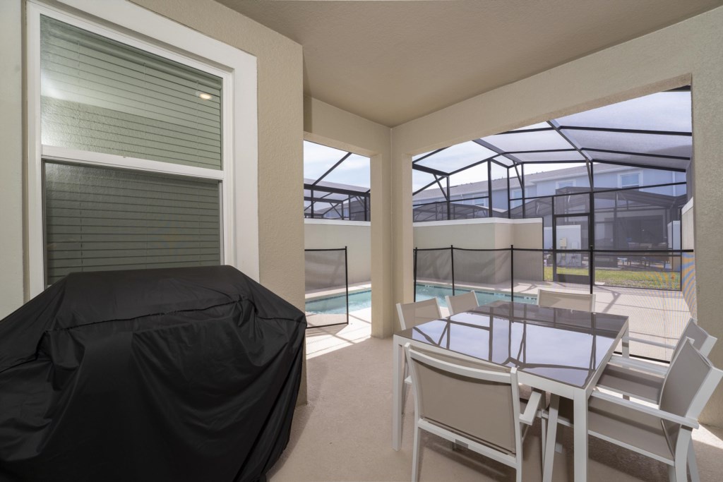 Patio dining table+ Grill