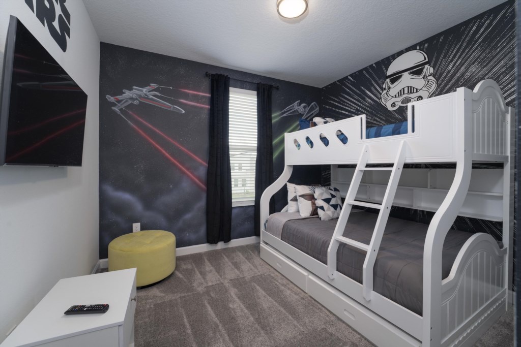 room with bunk Star Wars