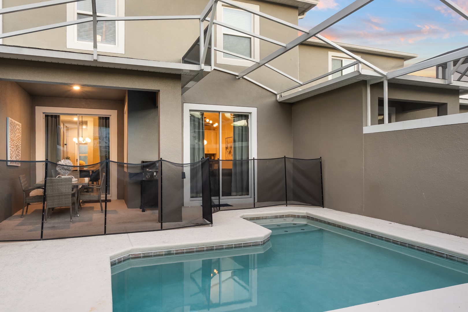 Luxury 4 Bedroom 3 bath pool Home 115