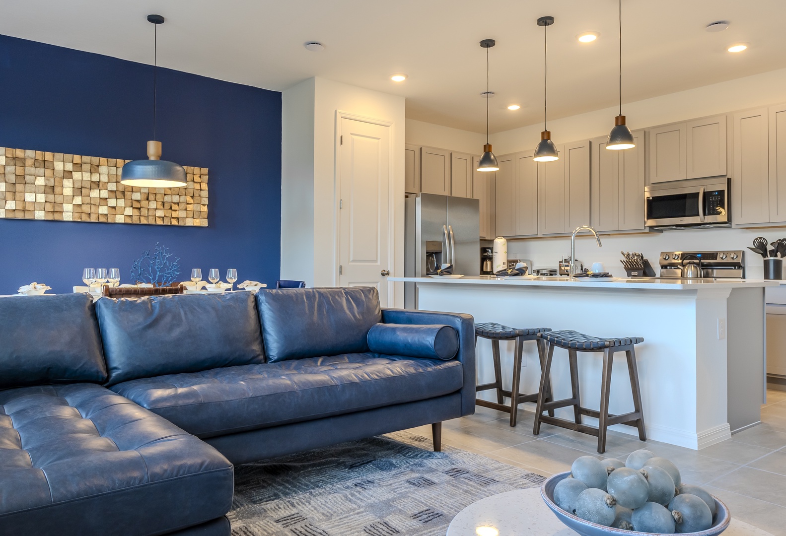Pet Friendly Luxury Townhouse Minutes from Disney 350