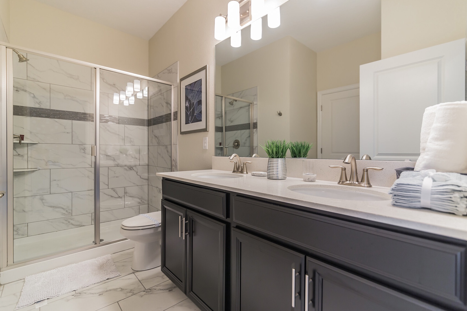 Full Bathroom Upstairs