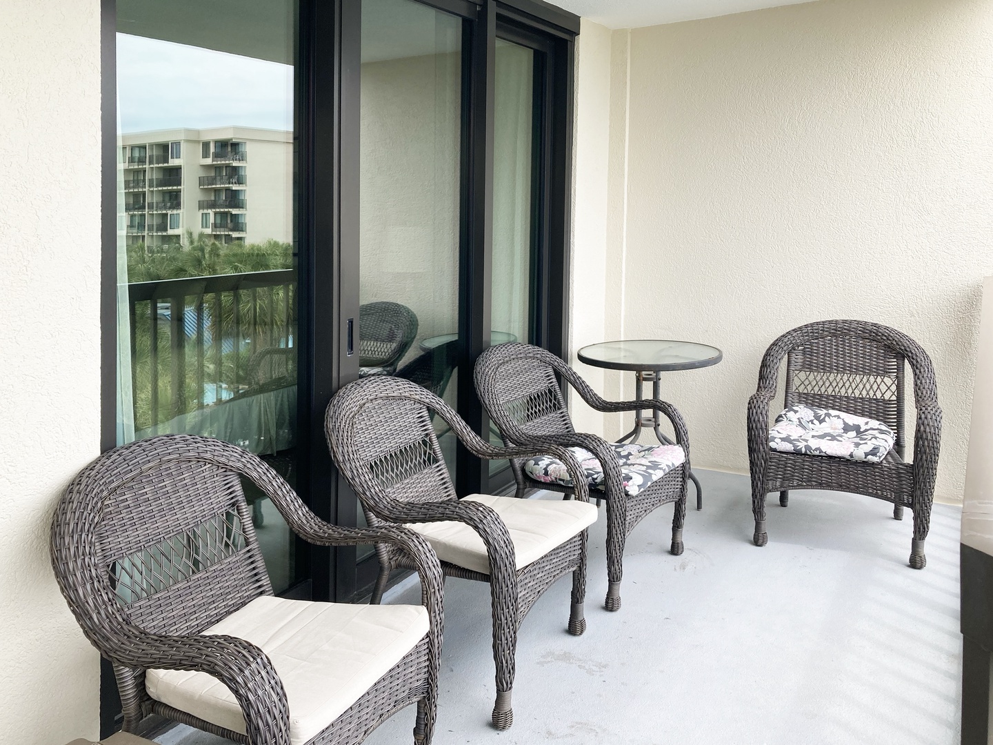 Balcony_01