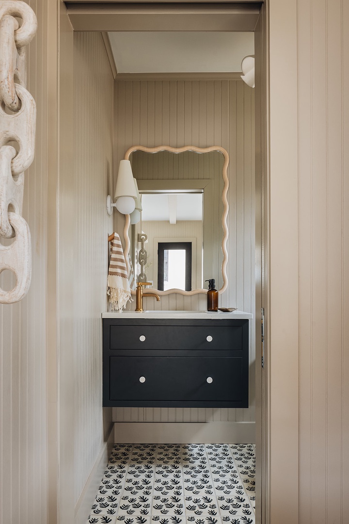 Accessorizing the vanity with deluxe lighting and fixtures? Game on!