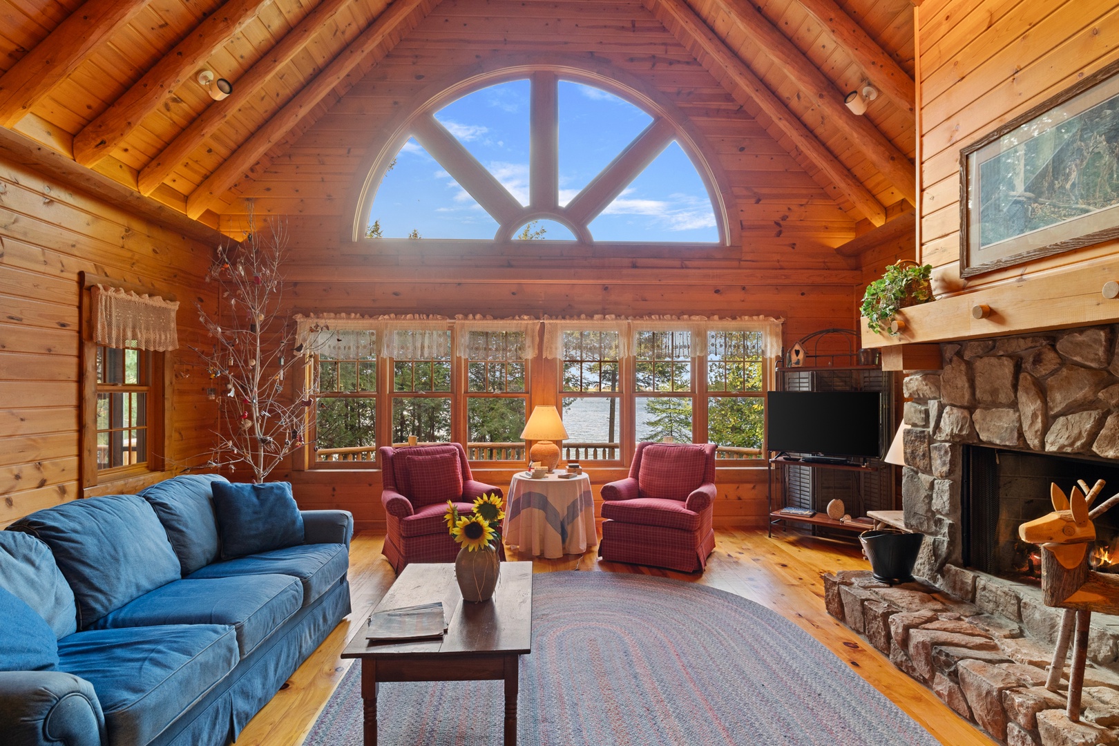 Cozy Cabin-real log cabin stay experience. Loft bed, woodsy decor, near to  town - West Union