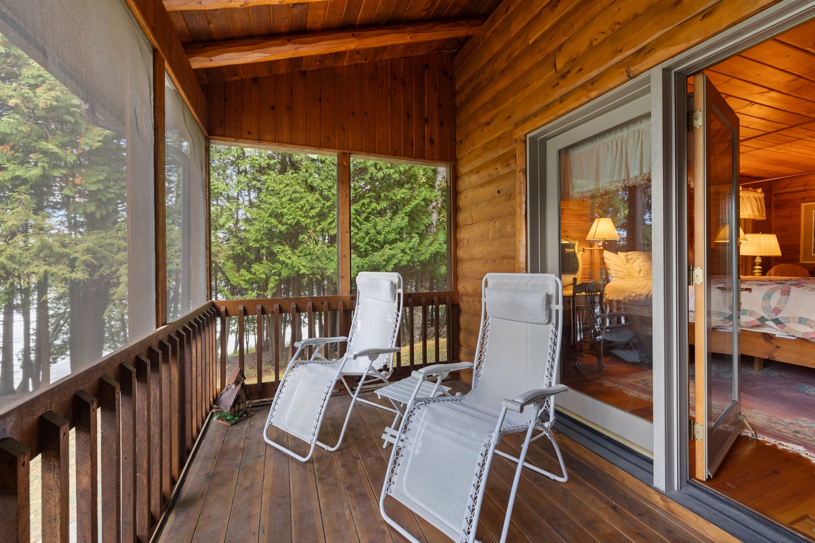 Relax on the main bedroom's porch, just the 2 of you.