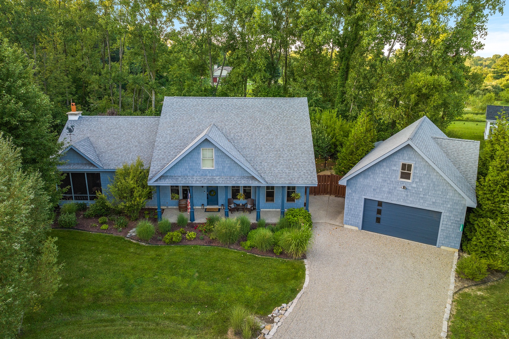 Stay Gold is conveniently located 5 minutes from Cherry Beach.