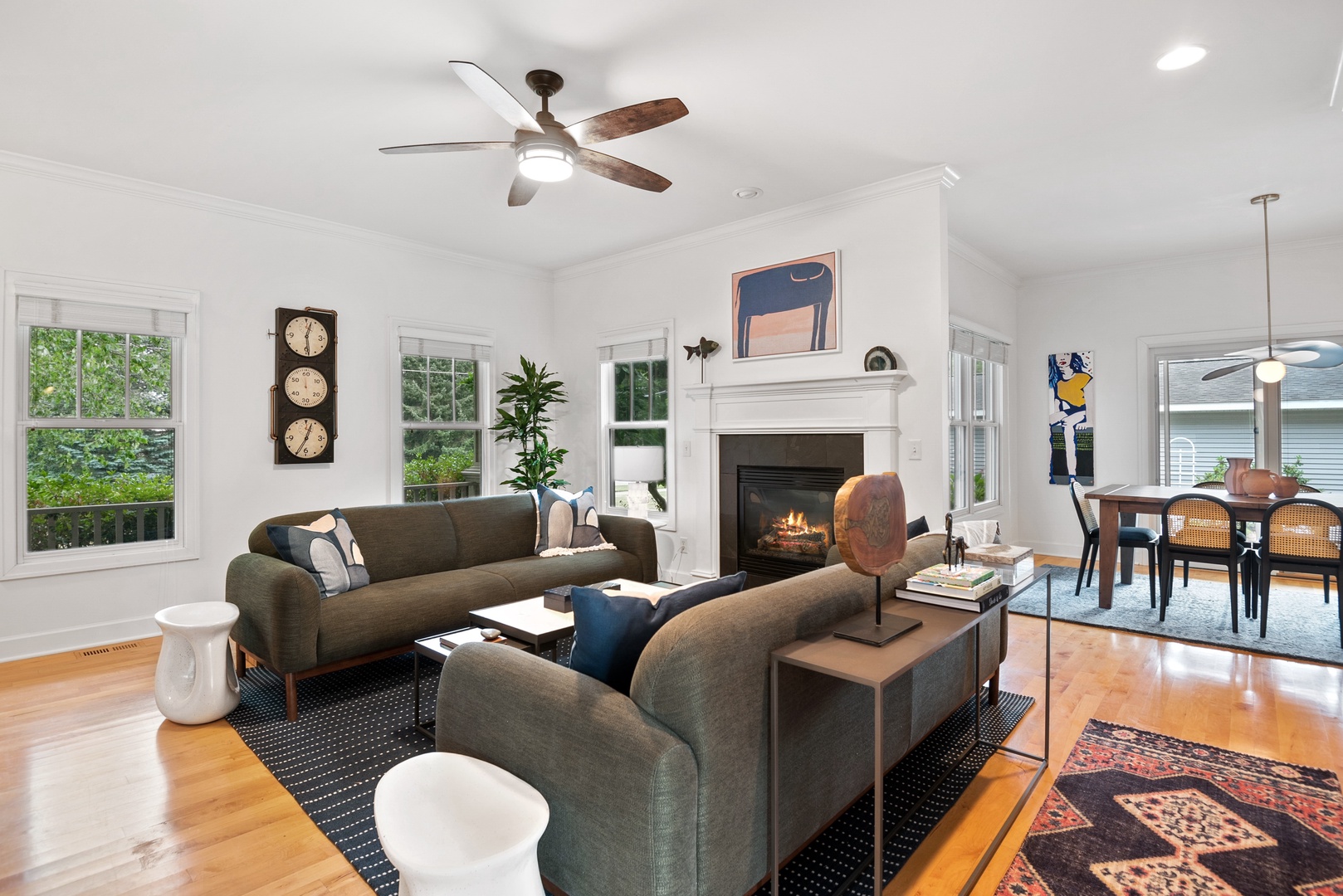Douglas Darling’s professionally designed interior emphasizes stylish, yet cozy furnishings.