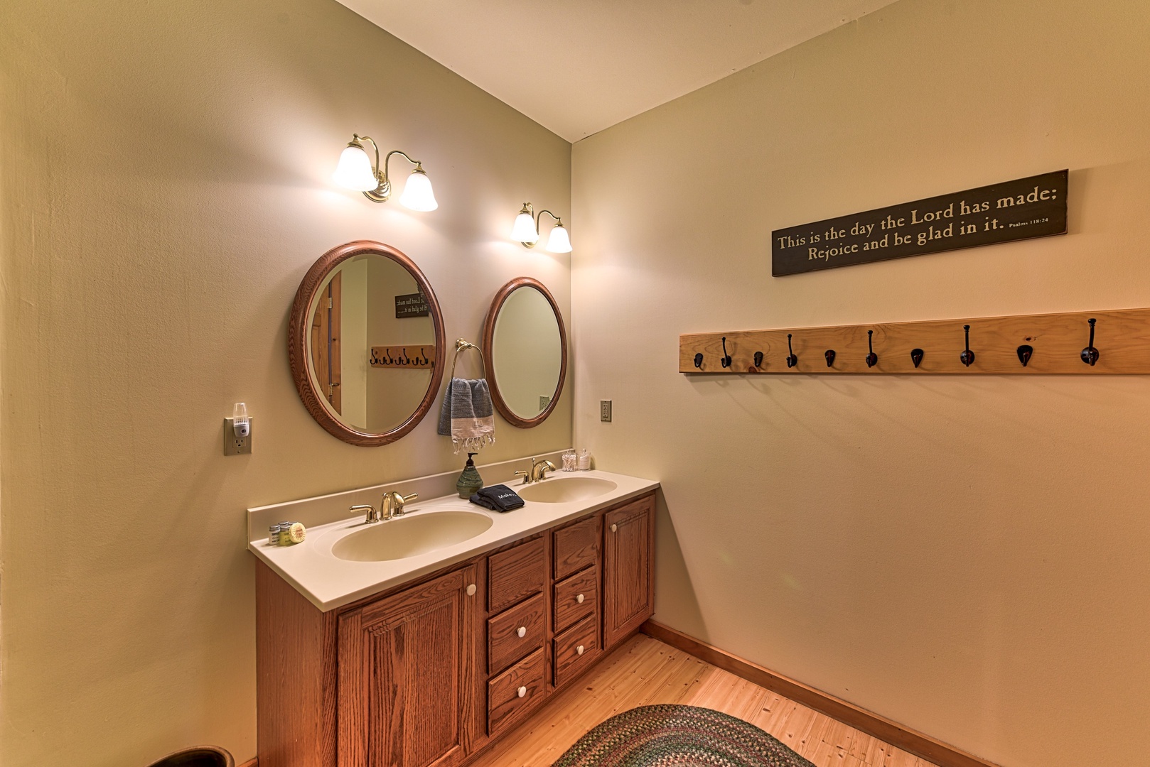 Large groups can enjoy the convenience of having extra bathrooms.