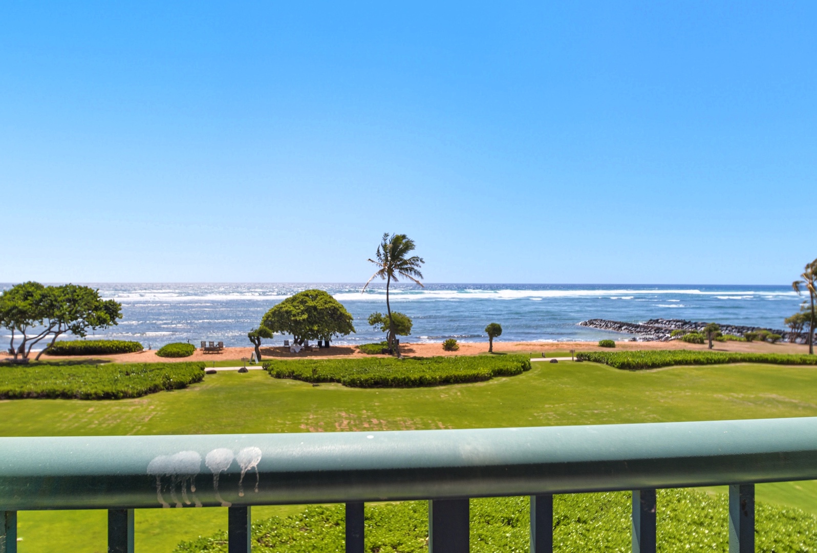 Front-row seat to paradise – Your oceanfront lanai offers sweeping views of the Pacific, just steps from your door