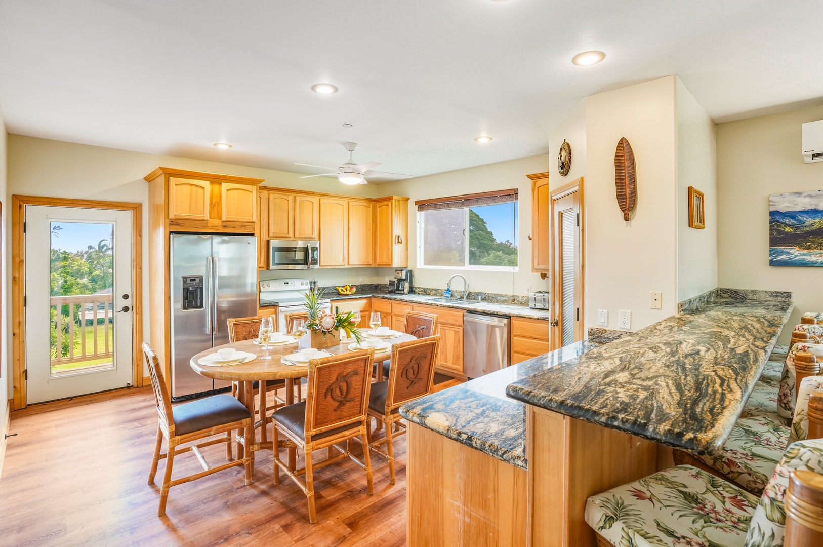 Room for everyone to dine and lounge in style