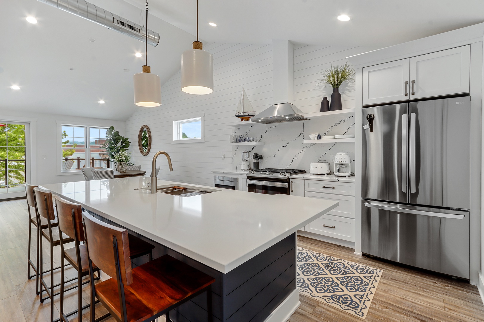 The Lofts of Brick & Mortar-Lake Loft