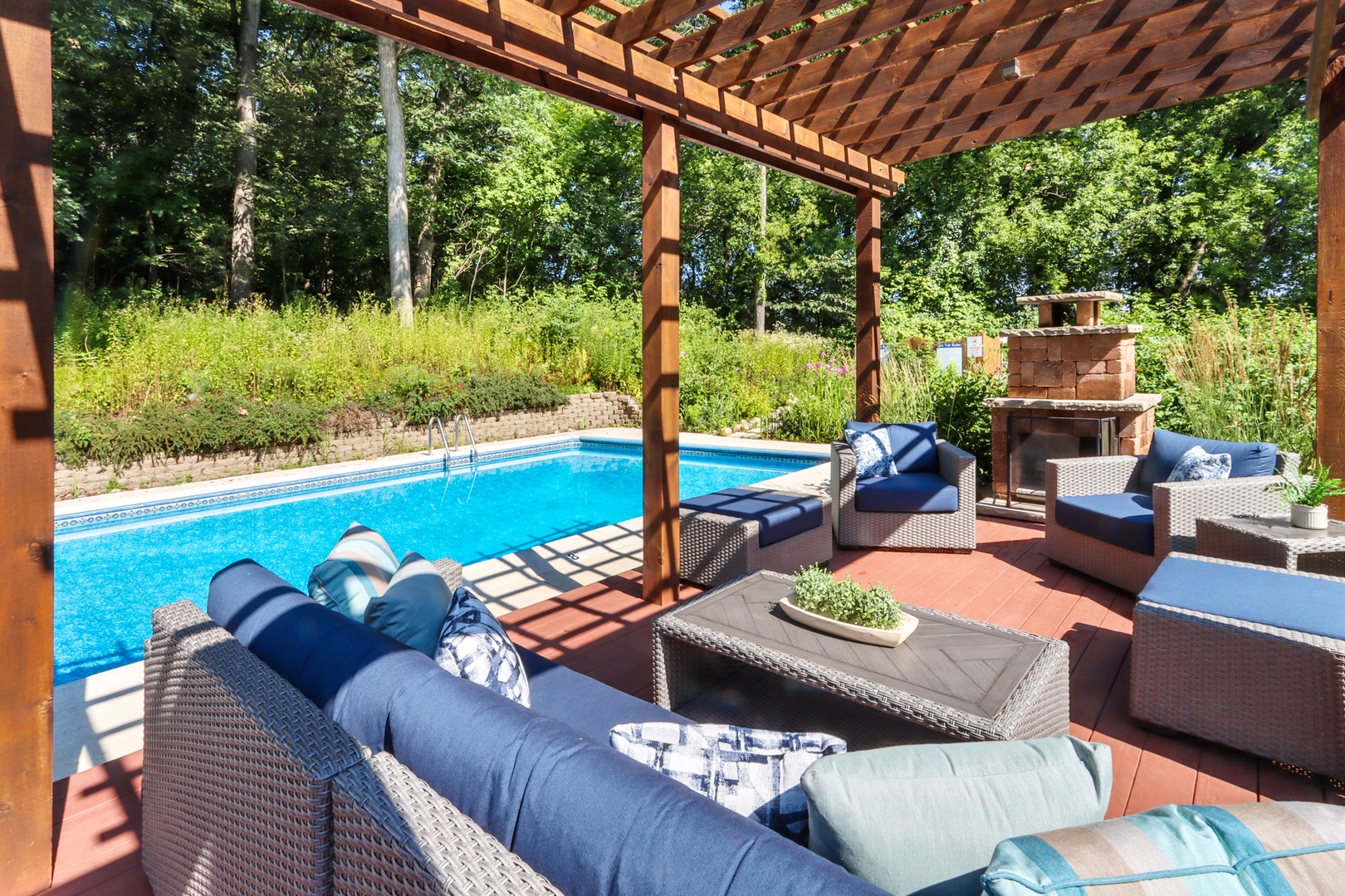 Oasis on Oak - Lake Geneva House with Pool