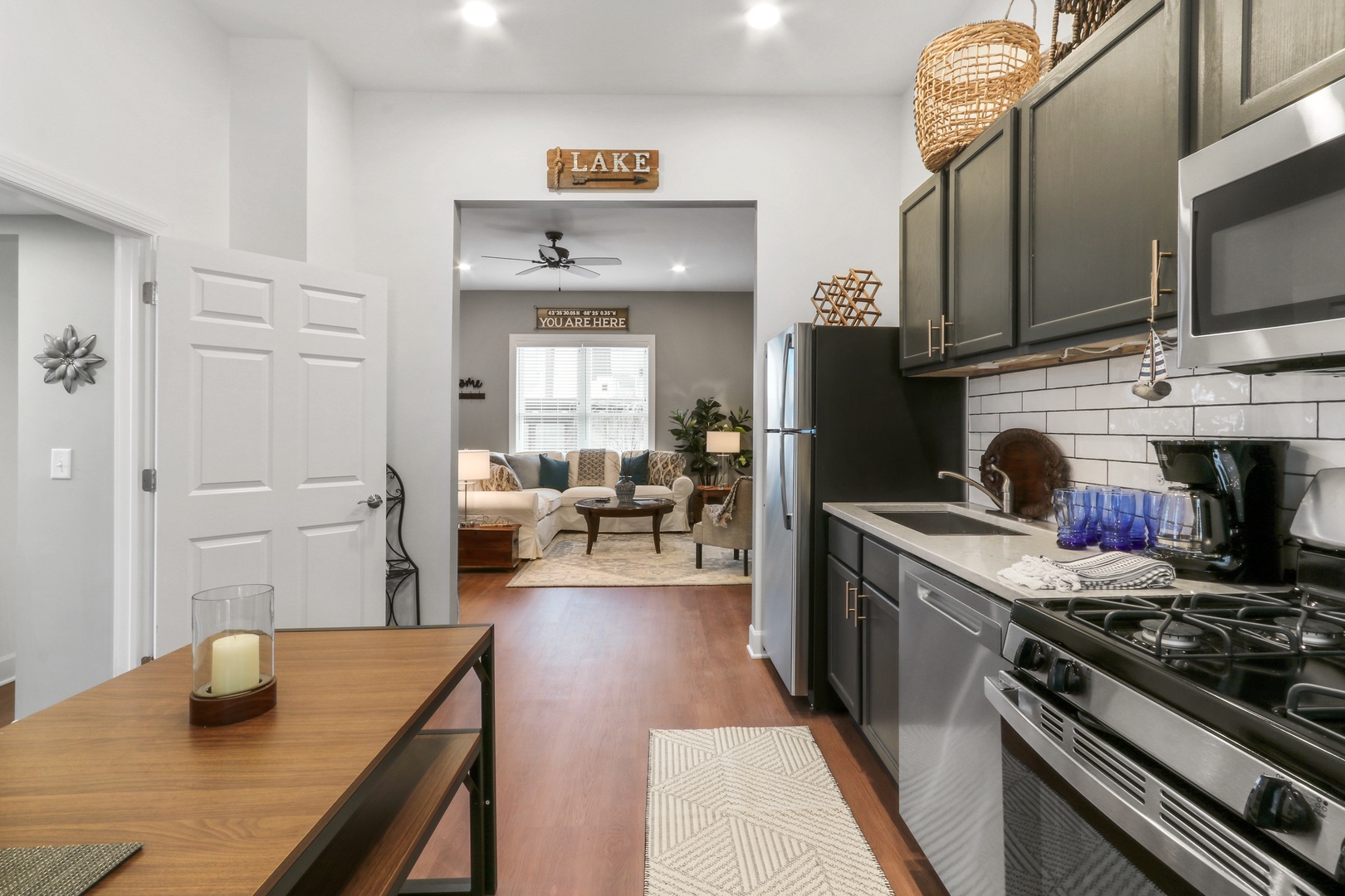 White House on Wisconsin- Lower