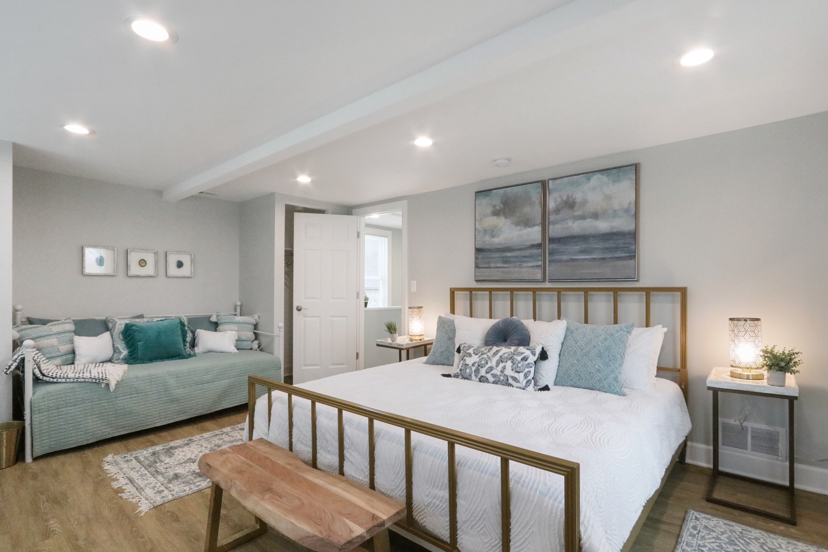 White House on Wisconsin- Carriage House