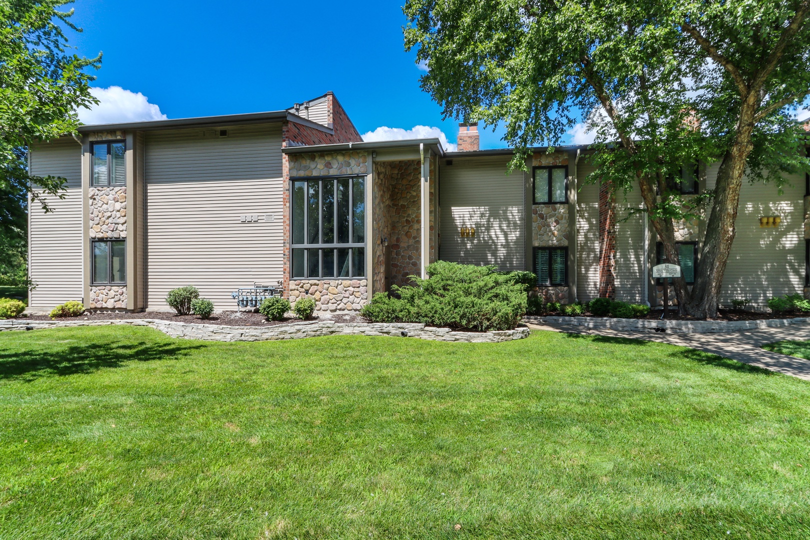 Cocktails & DreamsAbbey Villa!