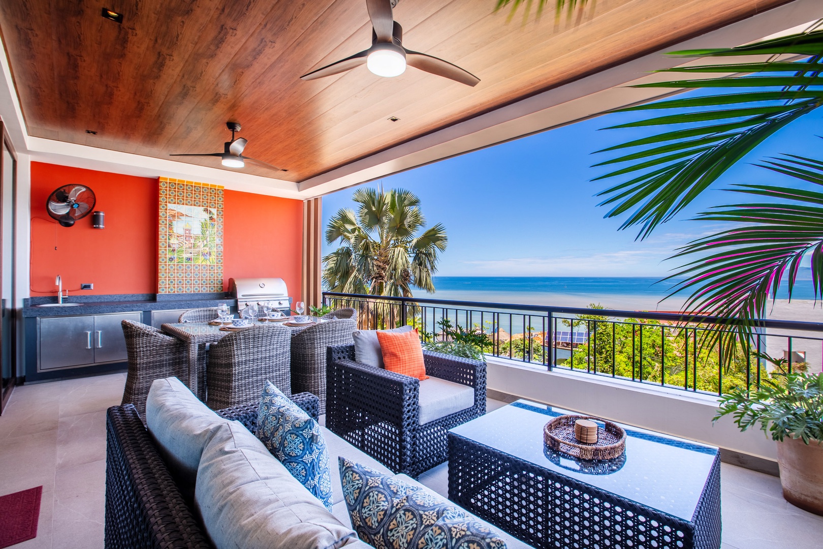 Artistic 2BD in Amapas with Rooftop Pool