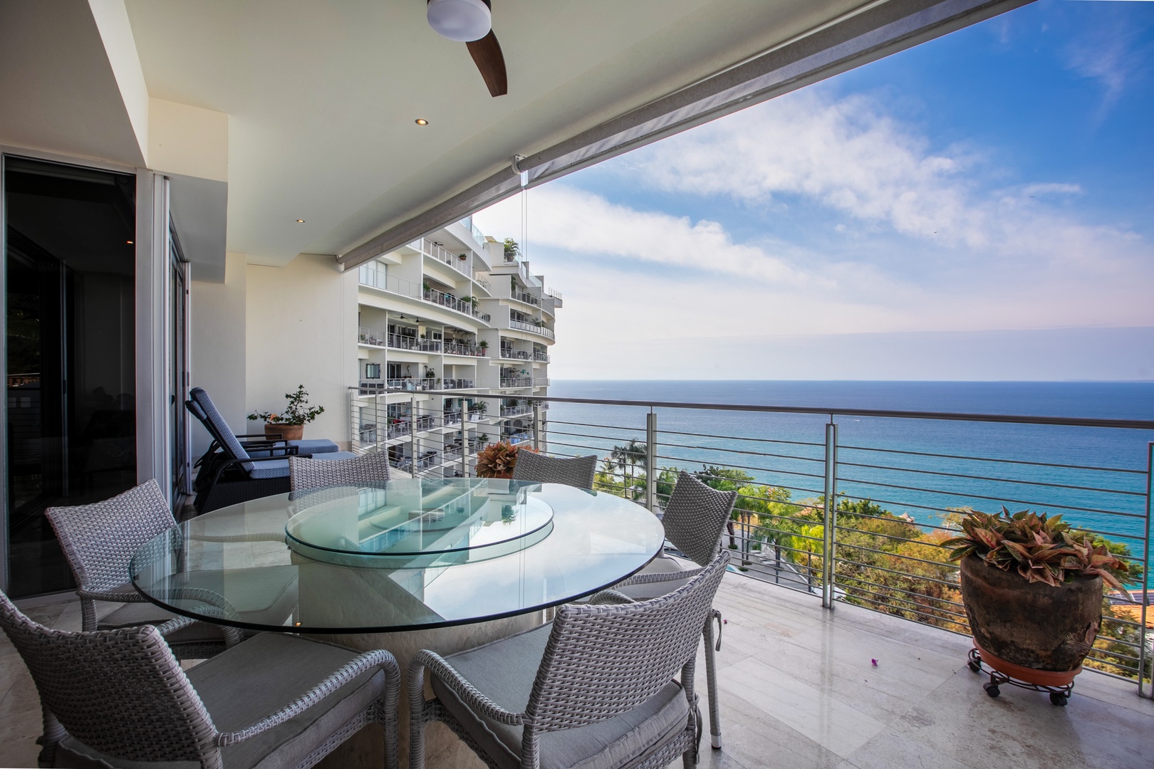 Casa Lussienez | Luxury Ocean-View 3BR @ Paramount