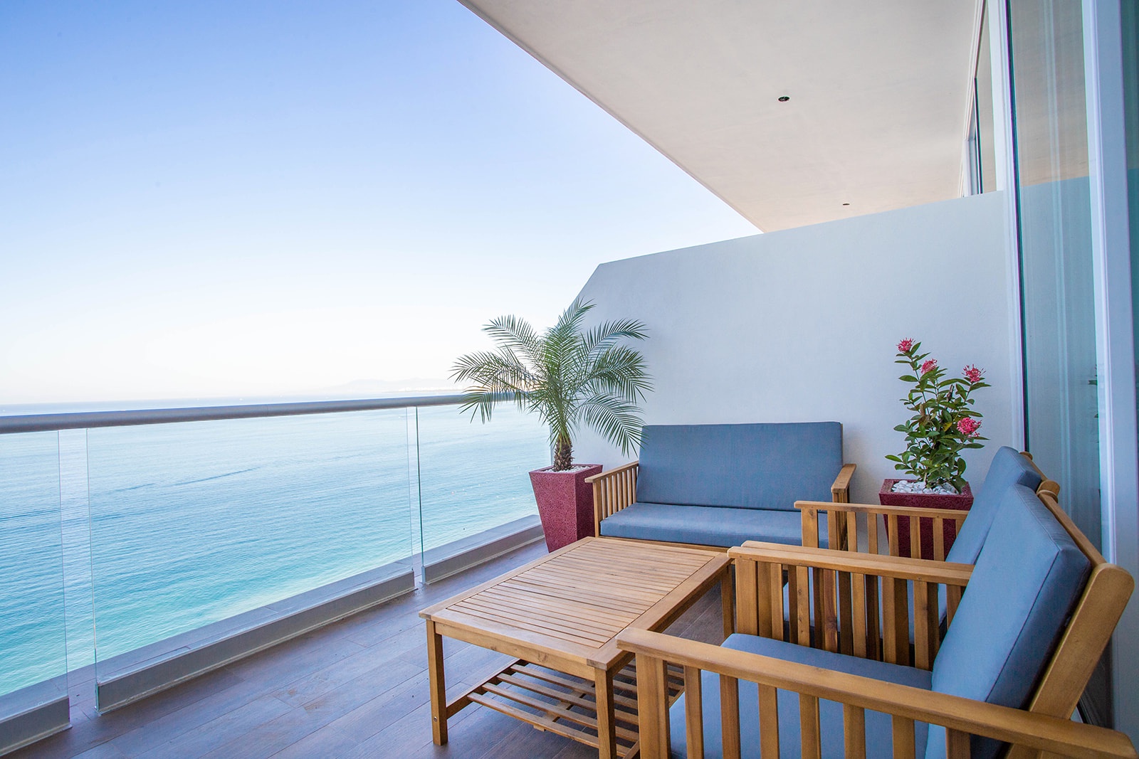 2 BR Ocean View Penthouse at Harbor 171 with Lux Amenities