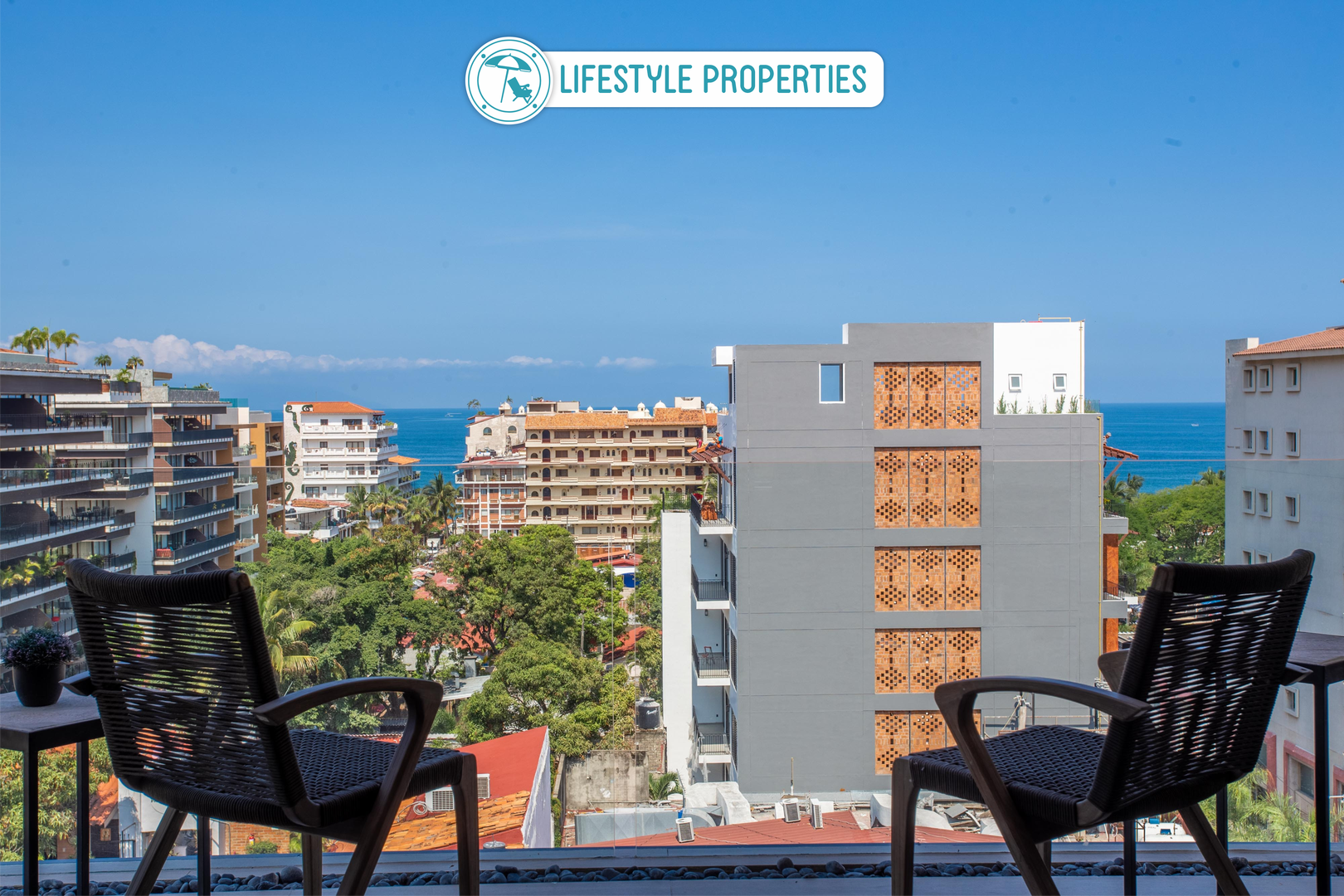 Top floor 1 BR with view | Pool & Gym