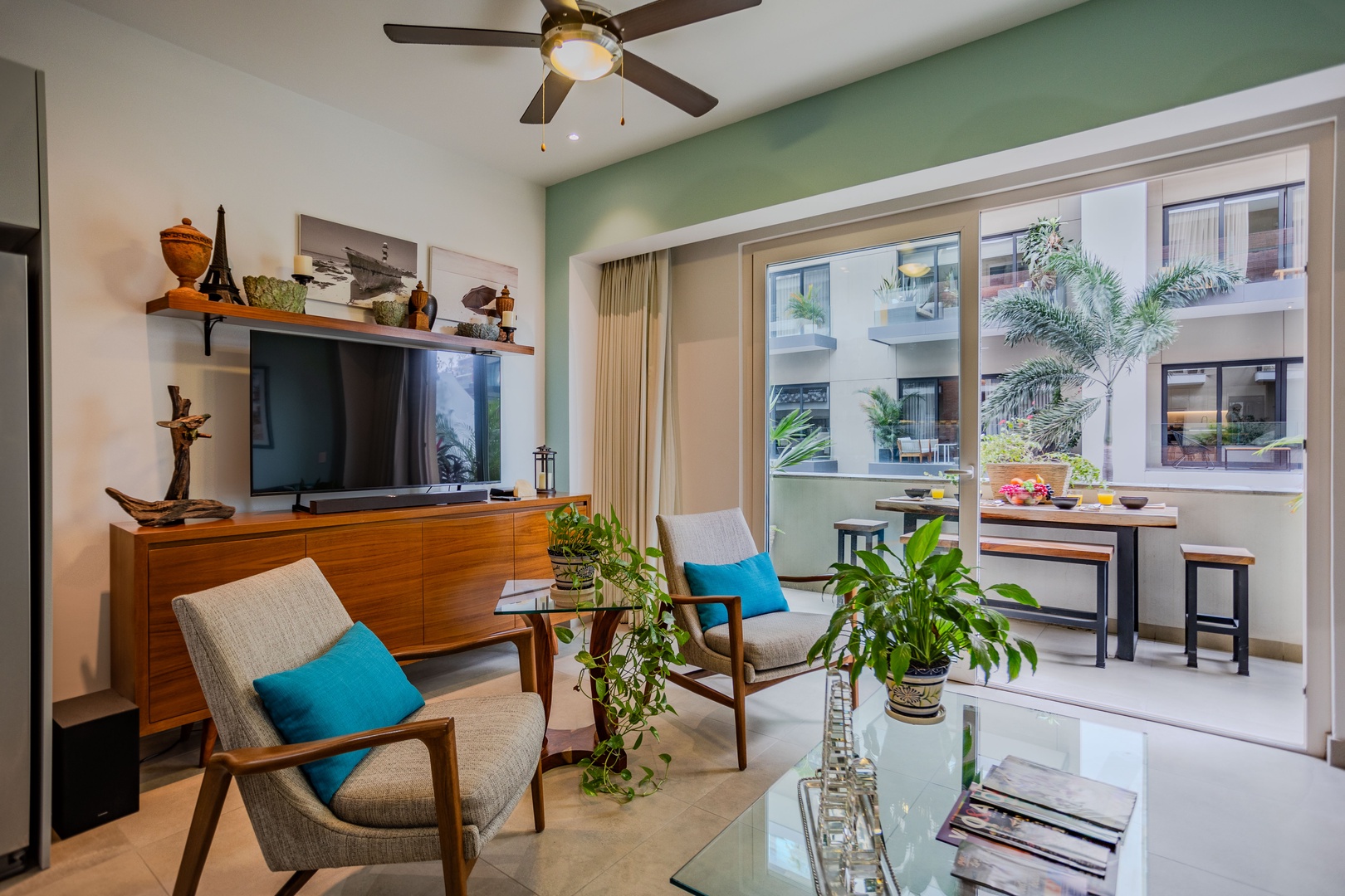 Pavilion 1BR | 2 Baths + Rooftop Pool + Gym