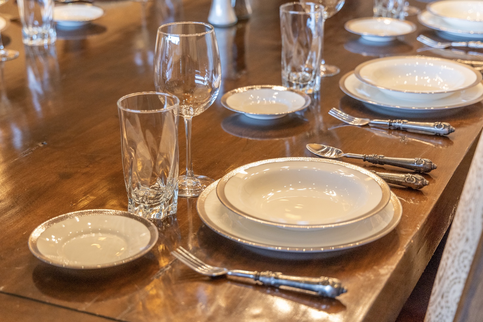 Gather around a beautifully set table where every meal becomes a moment to savor—elegant plates, sparkling glassware, and thoughtful details welcome you home.
