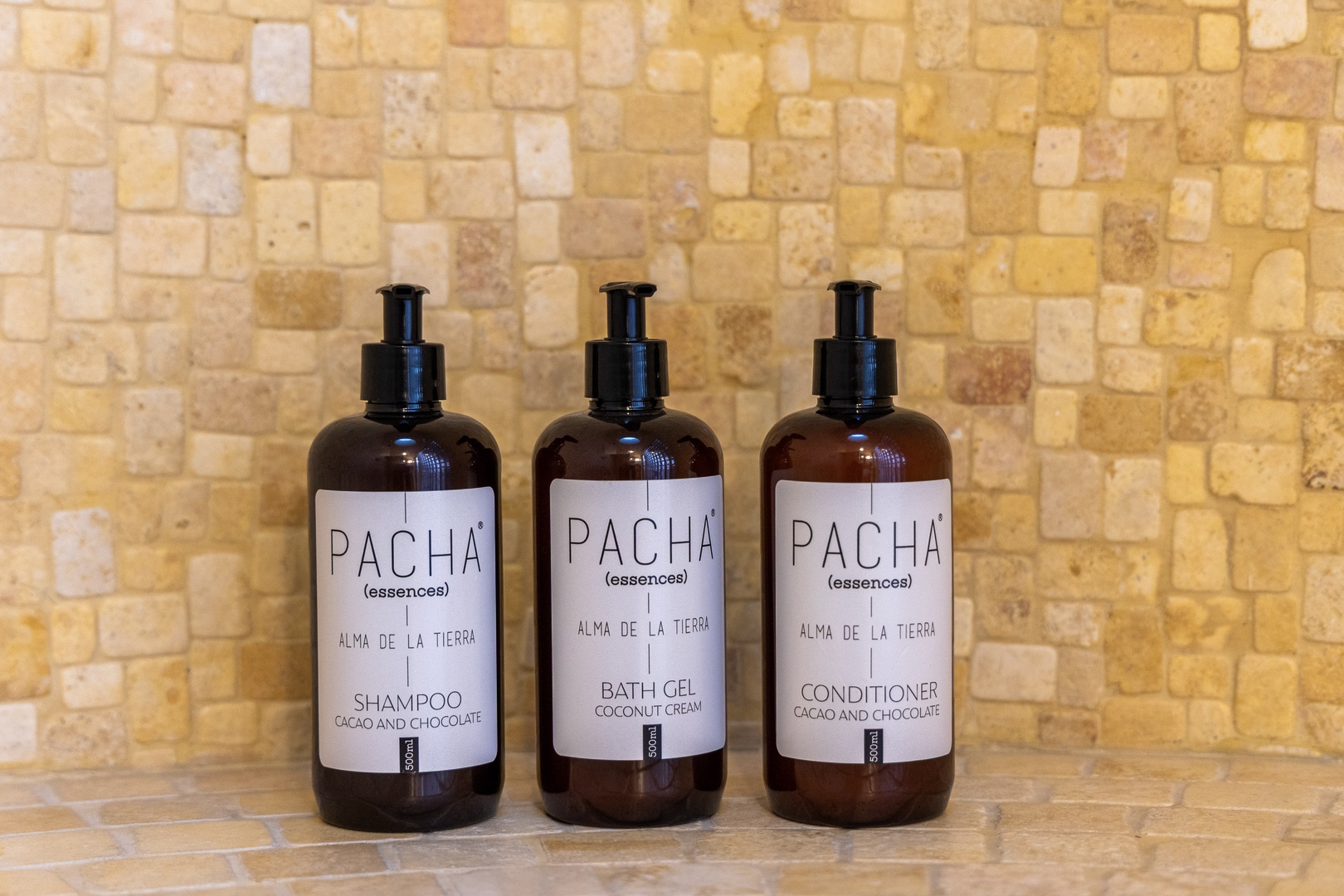Indulge in premium bath essentials with shampoo, bath gel, and conditioner featuring rich cacao and chocolate-infused formulas. Your self-care routine just got a luxurious upgrade.