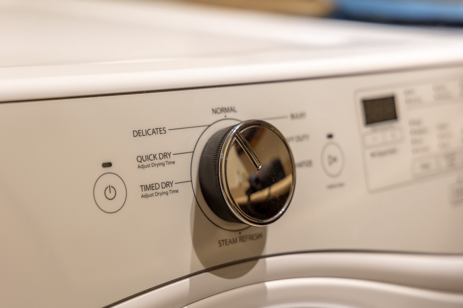 Your laundry stays easy with this in-unit dryer featuring multiple settings including delicates, quick dry, timed dry, and steam refresh for wrinkle-free convenience.