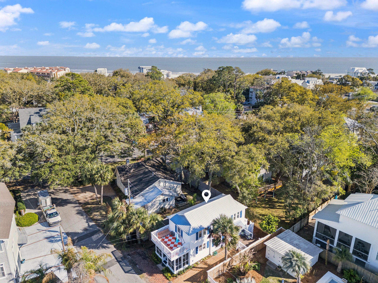 Two Palms Cottage - 405 Everett Street