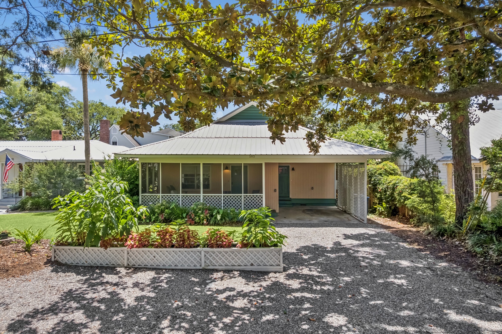 Old Bay Cottage - 505 Beach Dr