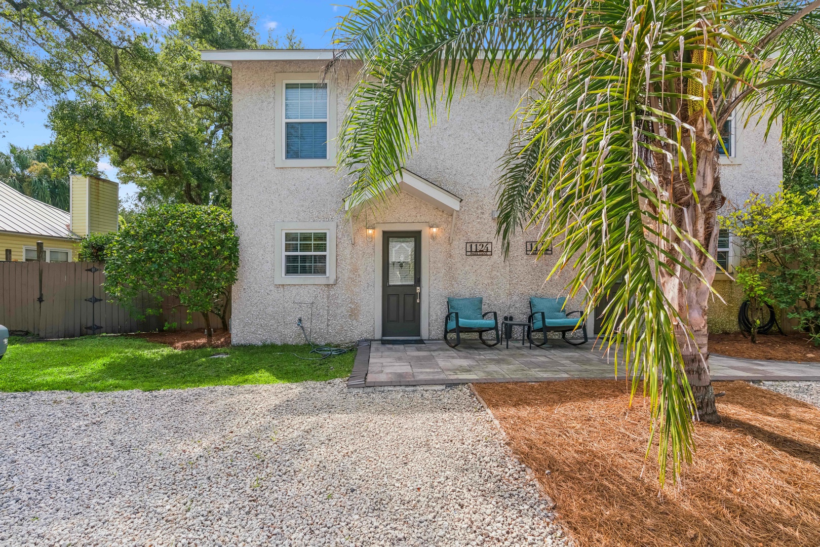 Sunny Dayz - Unit B, 1124 Park