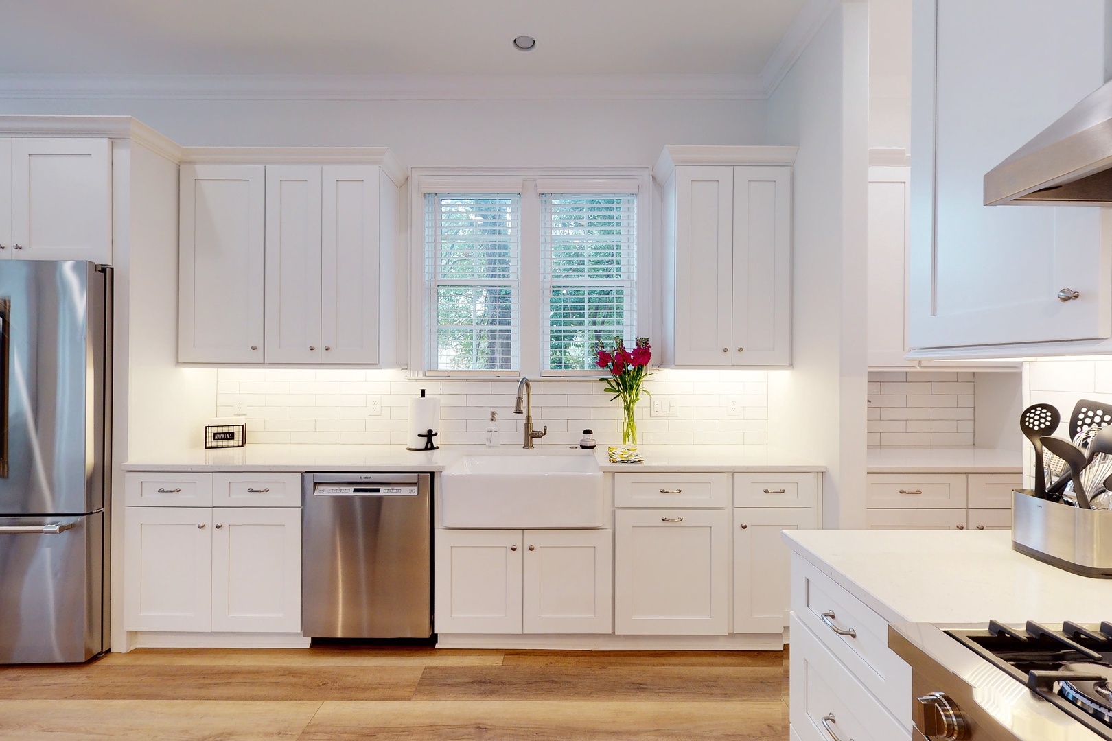 7 Kitchens with seriously clever hideaway counter space – SheKnows