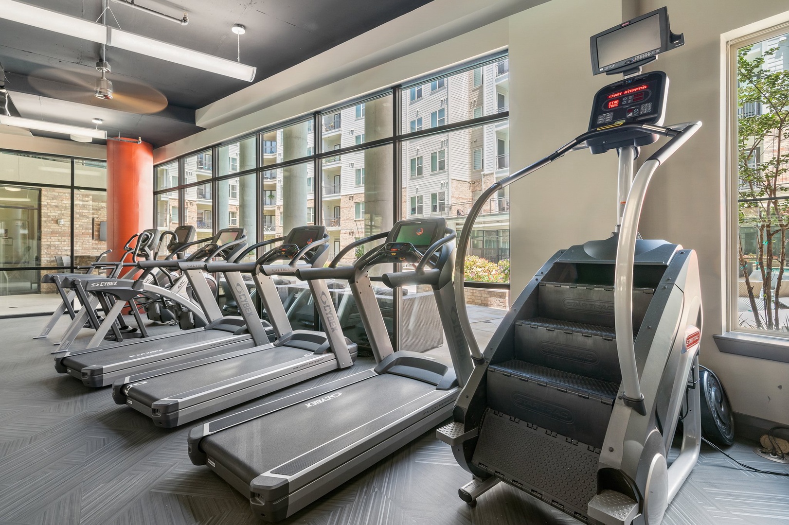 Lodgeur at Elan Med Center has a 24/7 fitness center. Here's the cardio equipment